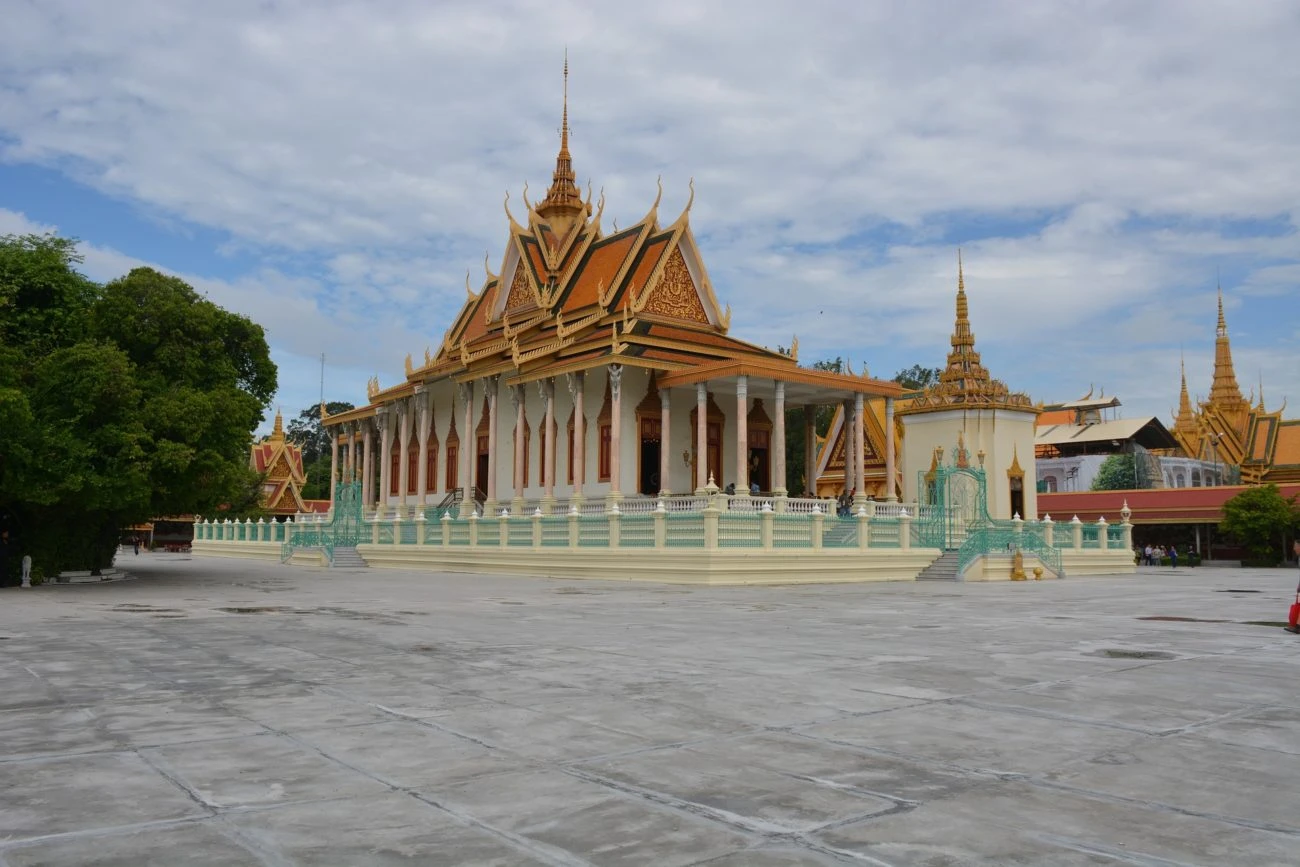 Phnom Penh skyline under blue sky, Cambodia casino licence renewals framework