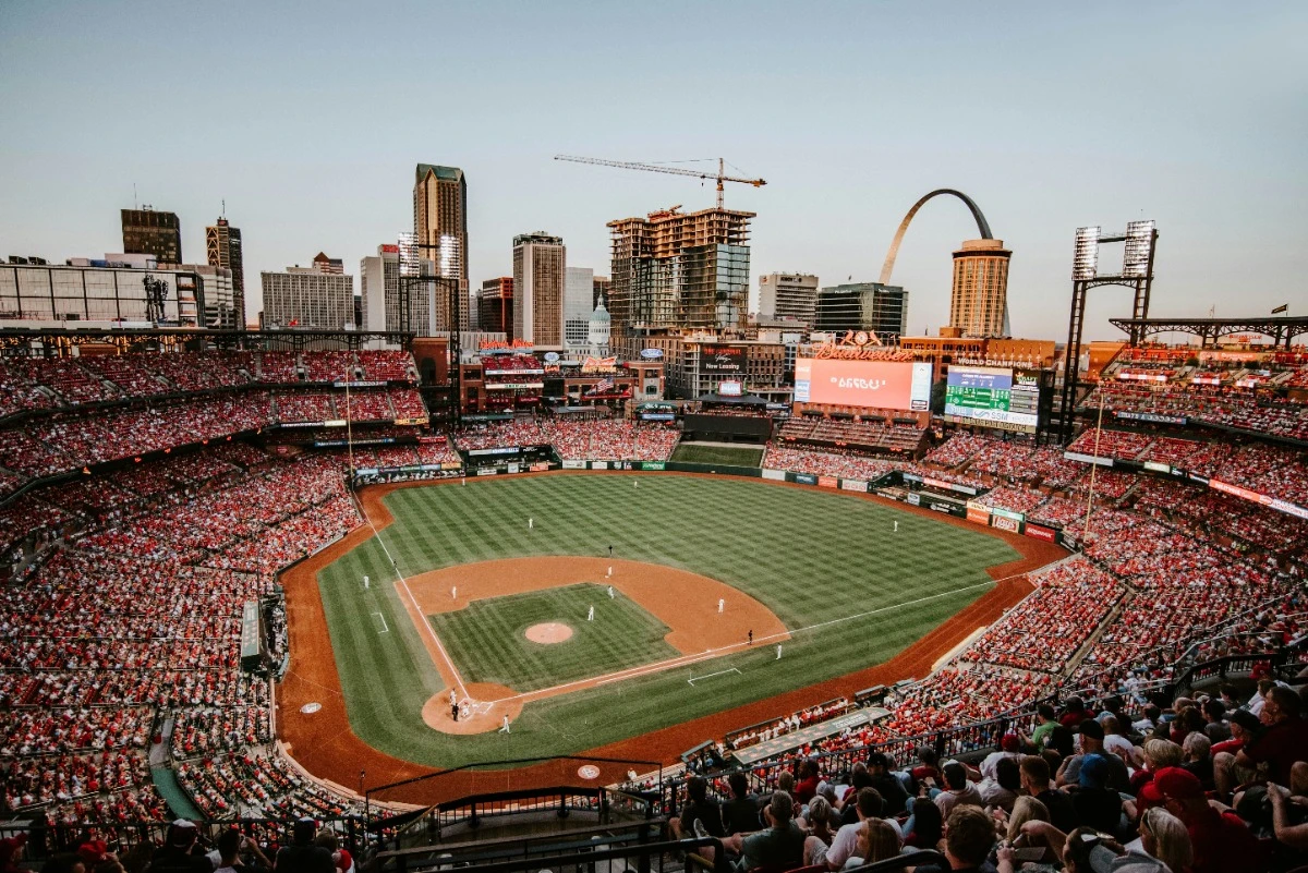 busch stadium st. louis arch