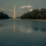 washington monument reflecting pool