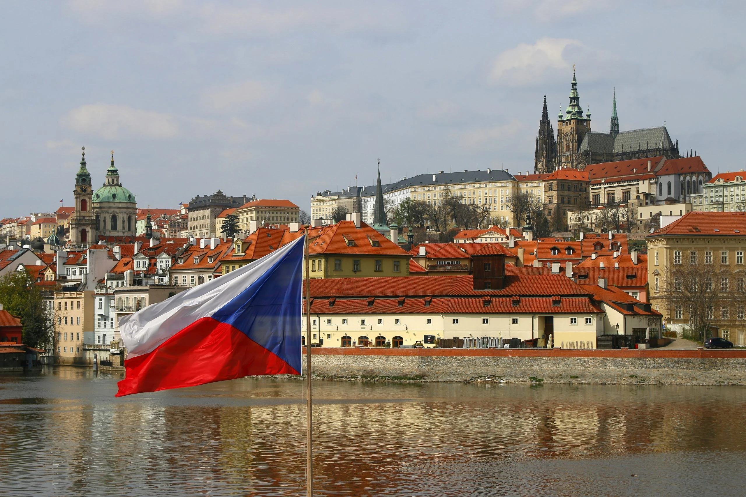 Czech Republic puts Polymarket on list of unauthorised games