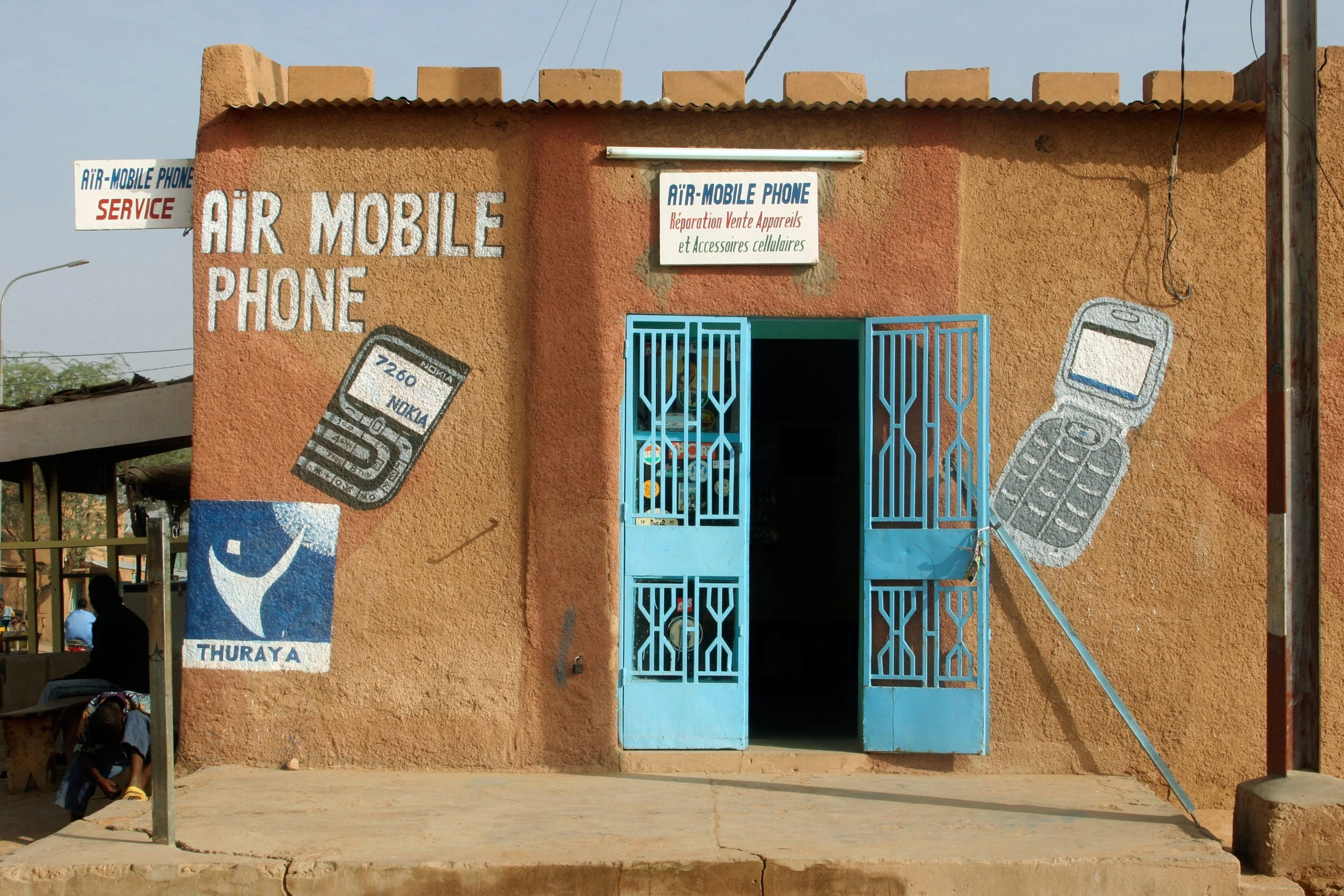 Aïr mobile phone repair shop in Niger, Africa