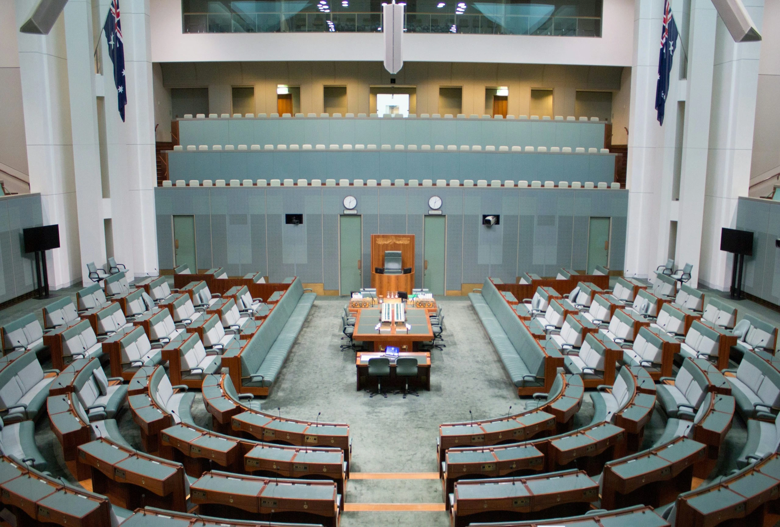 Australian Senate committee backs 2026 online gambling reform package after coalition agreement