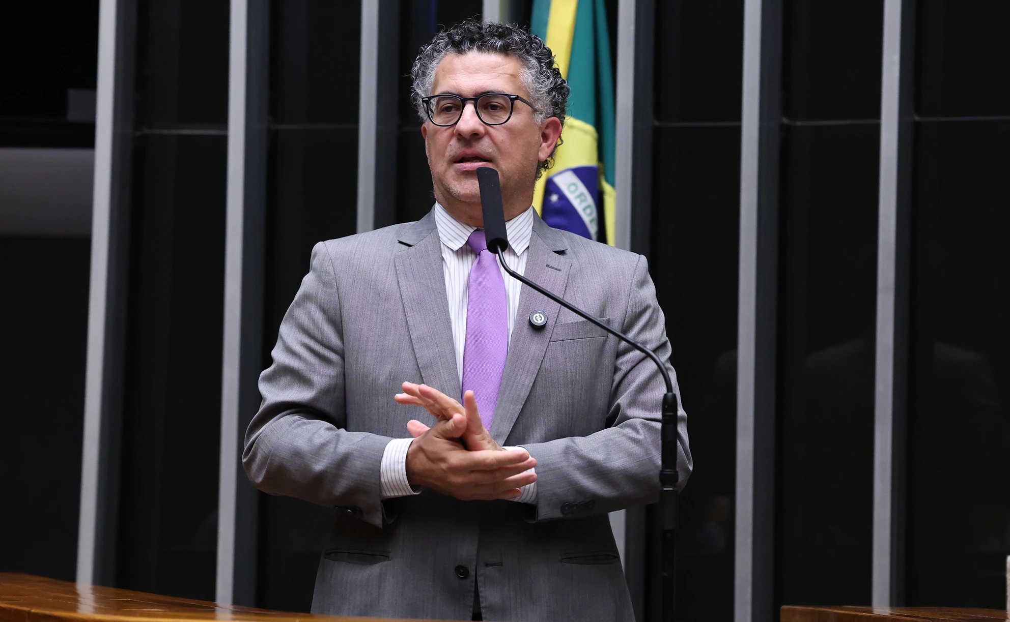 Projeto quer proibir devedores de pensão alimentícia a apostar em bets