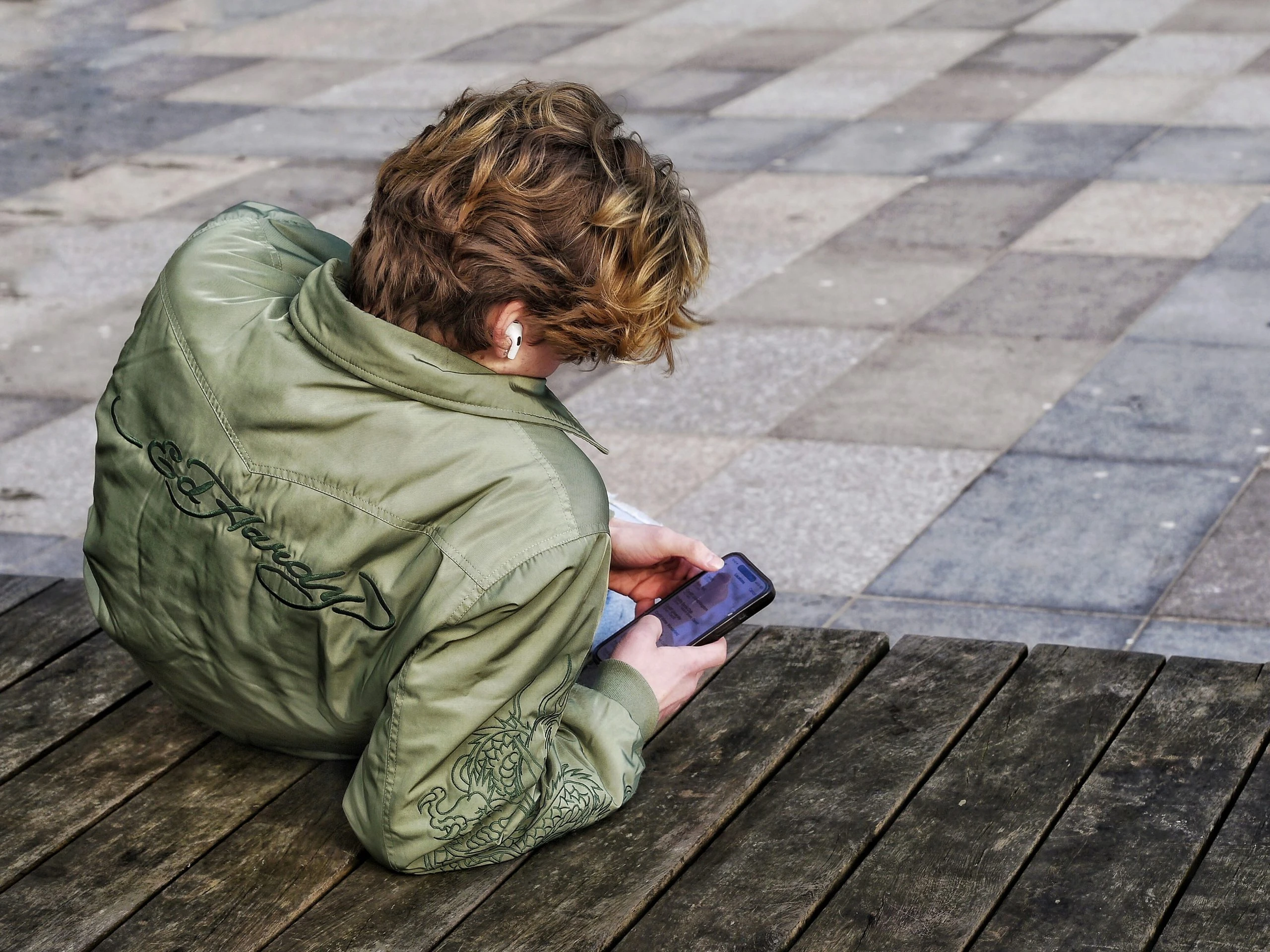 Netherlands returns conversation on raising illegal gambling age