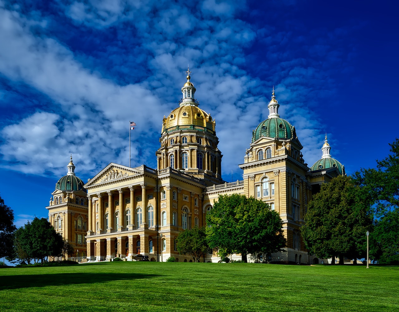 iowa-online-casino-bill-passes-first-hurdle-legal-igb