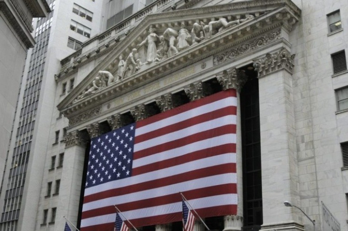 State of the Union: FanDuel, DraftKings to impose Illinois surcharge; Quintenz has his day on Capitol Hill, more